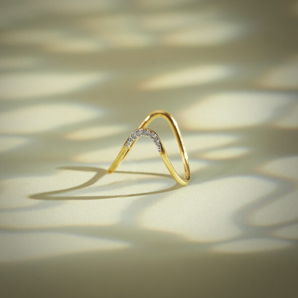 Glowy Diamond Vanki Ring - Image 4